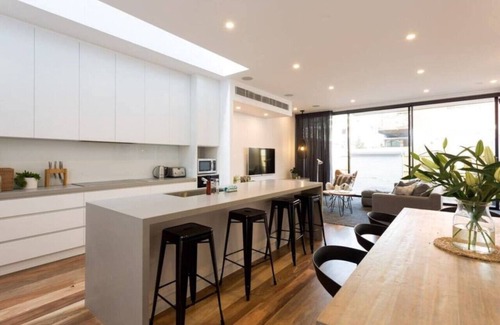 Collingwood Apartamento | Lola · "Lola" Tres niveles de estilo con terraza en la azotea