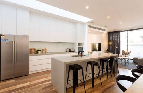 Collingwood Apartamento | Lola · "Lola" Tres niveles de estilo con terraza en la azotea