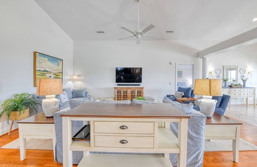 Long Bay Estates Casa | Lollipops Beach House - Four Bedroom, Three Bath, Private Pool in Long Bay