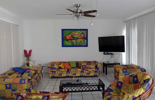 Lomas de Cocoyoc Casa | Lomas de Cocoyoc, México. Ven y disfruta en familia.