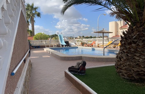 Almoradi Villa | Lomas de la Juliana Algorfa Alicante (sur) Lujo 4 camas, 3 baños, piscina privada, barbacoa