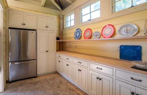Sonoma Casa | Lomita Estate - En-Suite 6 BD, Pool, Spa, Near Plaza