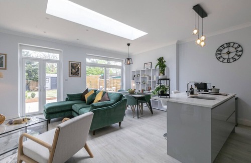 Golders Green Casa | London 5 BR Garden Hse Near Tube & Hampstead Heath