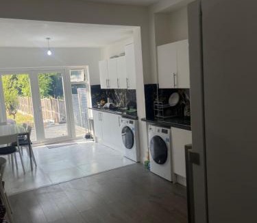 West Finchley Casa | London En-Suites
