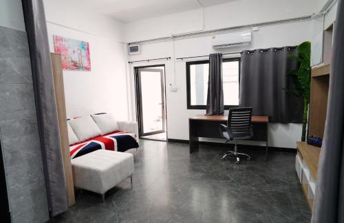 Karon Casa | London House Phuket