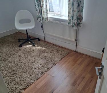 Loxford Casa | London Ilford town house - close to train station