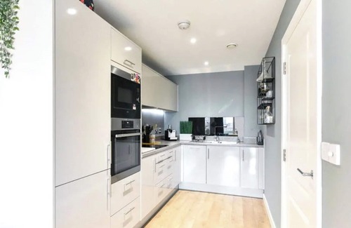Stratford and New Town Apartamento | LondonAprt/1Bed/Balcony/Gym/Tv/Wifi