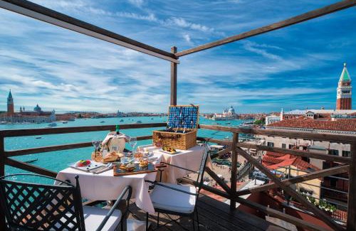 Castello Hotel | Londra Palace Venezia