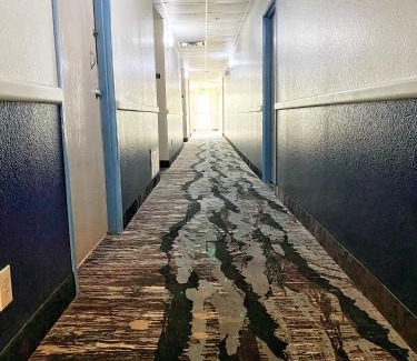 Decatur Hotel | Lone Star Inn