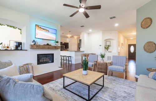 Corinth Casa | Lone Star Oasis! Near UNT - Heated Pool, Spa, King Bed, Incredible Location!