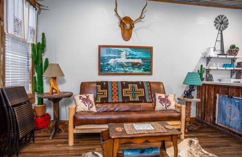 Bandera Casa | Lonesome Dove Guesthouse