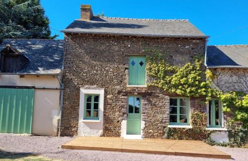 Saint-Maugan Casa | Longère indépendante avec terrain de tennis privé