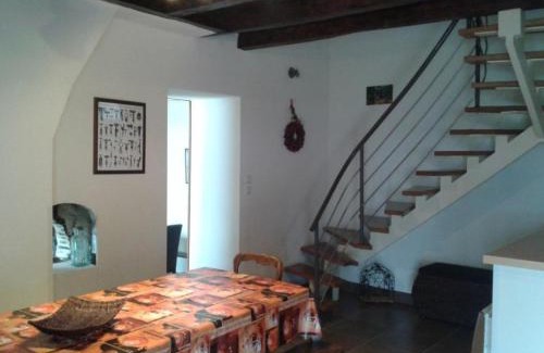 Chirat-l'Eglise Casa | Longère rénovée avec piscine privée, Wifi et animaux acceptés en Auvergne - FR-1-489-229