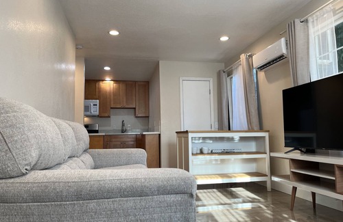 Harbor Cabaña | Long Beach Backyard Guesthouse