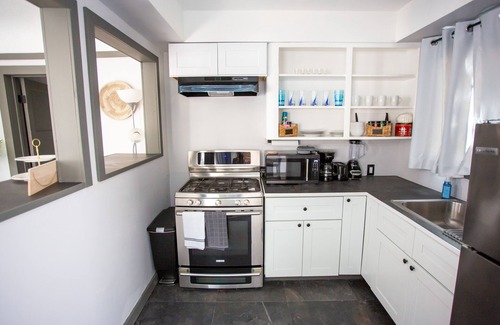 Circle Area Apartamento | Comodidad Moderna en Long Beach