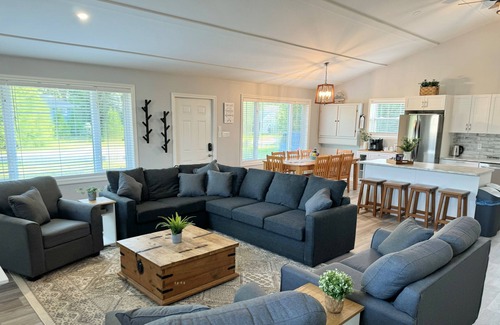 Long Point Casa | LONG POINT - HERONS LANDING sleeps 8-12 beach/bird watch
