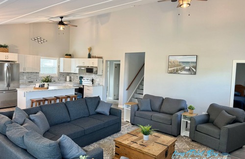Long Point Casa | LONG POINT - HERONS LANDING sleeps 8-12 beach/bird watch