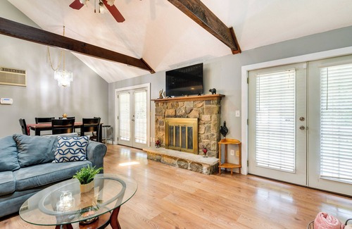 Long Pond Cabina | Long Pond Retreat w/ Deck & Fireplace!