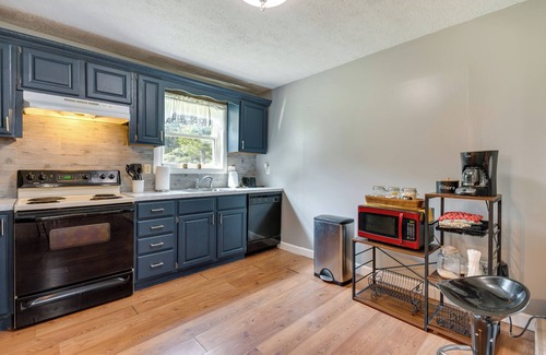 Long Pond Cabina | Long Pond Retreat w/ Deck & Fireplace!