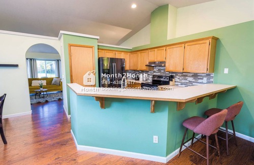 Hillsboro Casa | Long Stay Available & High Speed Wi-Fi & WFH & Relocation & Renovation #41769