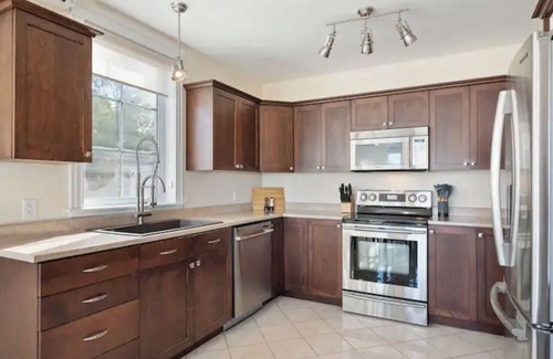 Moncton Apartamento | Long Stay Available-Lovely 2 Bed w/ Office