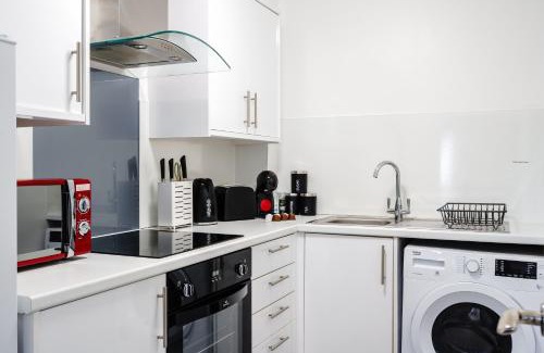Gabalfa Apartamento | Long Stay Cozy 2-Bedroom Apartment with Smart TV Great Location