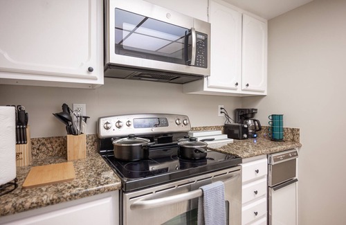 Winchester Condominio | Long Stay Cozy Vegas Strip Condo | King Bed & Strip Views