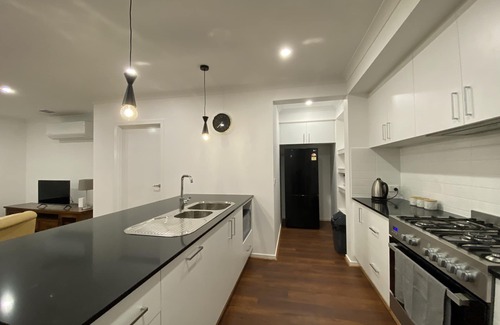 Doreen Casa | Long Stay Discount-30 Minutes to International Airport-ModernHouse-DoreenVic3754