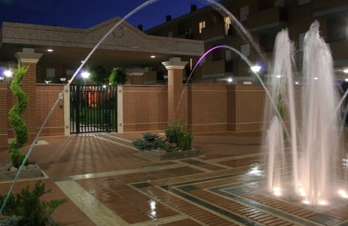 Zona XXX Castel Fusano Apartamento | Apartamento de alquiler mensual en hermosa Residencia con patio y jardín