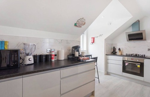 Oakleigh Apartamento | Long-Term Large Penthouse/Golf course/horse riding