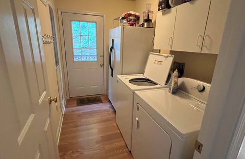Spottswood Casa | Long-term rental: Beautiful Mountain View Amherst VA, off Blue Ridge Parkway!