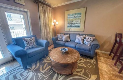 Gruene Casa | Long Weekend