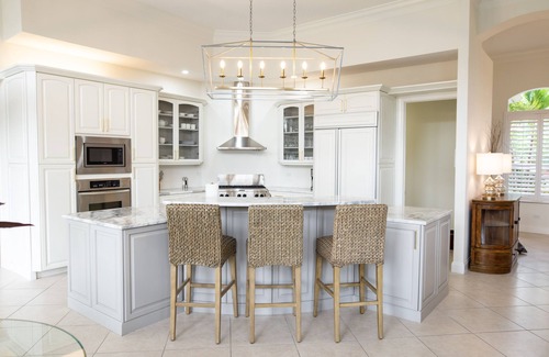 Longboat Key Casa | Longboat Key home on the canal and a 5 minute walk to the beach