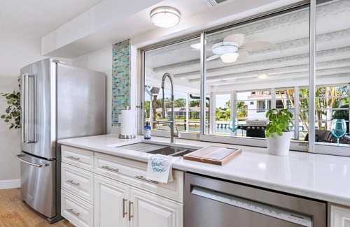 Longboat Key Casa | Longboat Key living at its finest. Recently remodeled 3 Bedroom, 2 bath home.