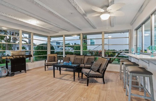 Longboat Key Casa | Longboat Key living at its finest. Recently remodeled 3 Bedroom, 2 bath home.