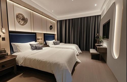 Huaihai Road Commercial Area Hotel | Longchen Hotel