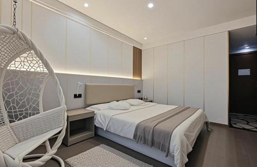 Huaihai Road Commercial Area Hotel | Longchen Hotel
