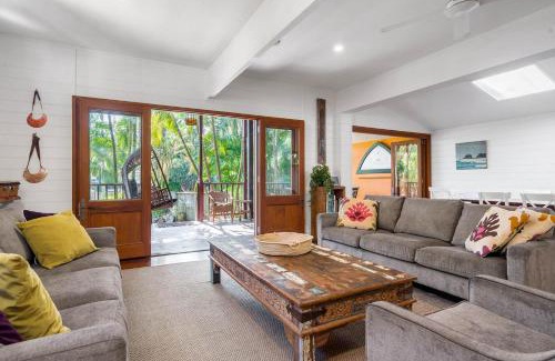 Belongil Casa | Longhouse - spacious 4 BR Belongil Beach retreat