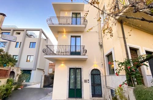 Taormina City Centre Casa | Longo Suites