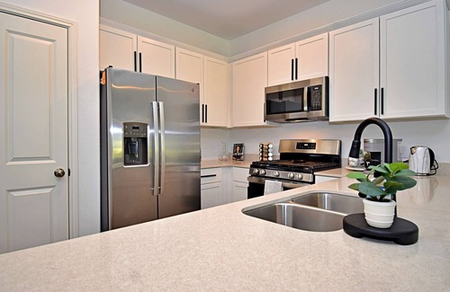 Del Valle Casa | Longterm Rental | Communal Pool, BBQ & Playgrounds