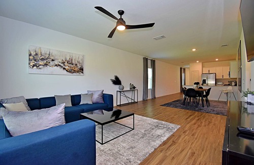 Del Valle Casa | Longterm Rental | Communal Pool, BBQ & Playgrounds