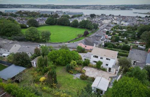 Pembroke Dock Casa | Longview - 4 Bedroom Holiday Home - Pembroke Dock