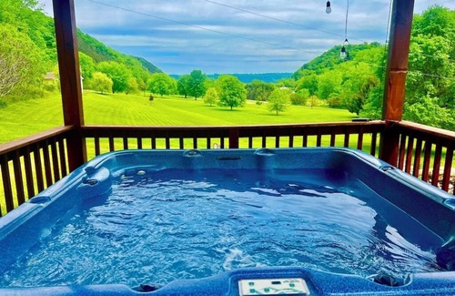 Harpers Ferry Cabina | Longview Lodge 6 Bedrooms with Hot Tub & Swimming Pond, firepit, & pool table