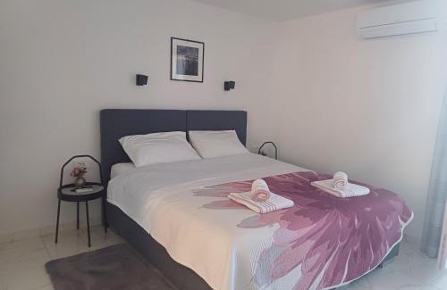 Klenovica Apartamento | Loni