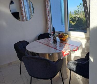Klenovica Apartamento | Loni