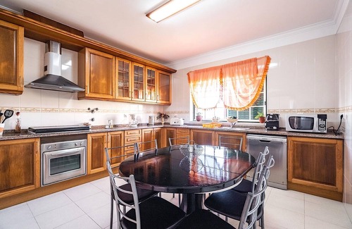 Azenhas do Mar Casa | Lonicera Villa, Calefacción central, Wifi, Jardín, Piscina!Nuevo!