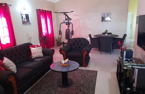 Lacovia Casa | Loodik Vacation Home Brompton Manor
