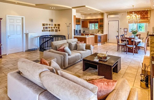 Lokroi Casa | Alojamiento de 6 habitaciones en Atalanti