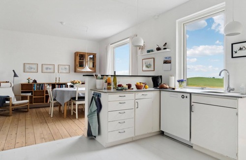 Maribo Casa | Look forward to spending your vacation in this inviting vacation home not far from the sea.