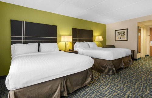 Savannah Hotel | Look No Further! 2 Comfortable Units w/ Free Parking, Near City Market!